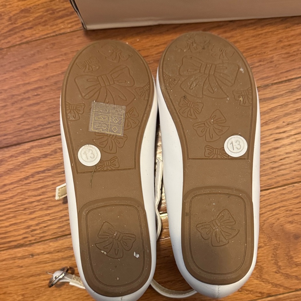 White Dress Shoes for girls size 13 - Picture 3 of 7
